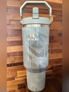 EUC🩶Stanley 40 oz Ice Flow Leakproof ProTour Flip Straw Tumbler Agate Calacatta